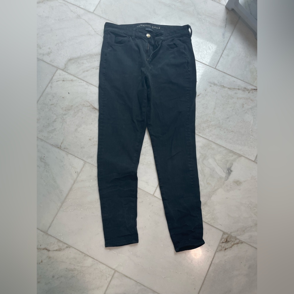 American Eagle Outfitters Black High-Rise  super stretch jegging